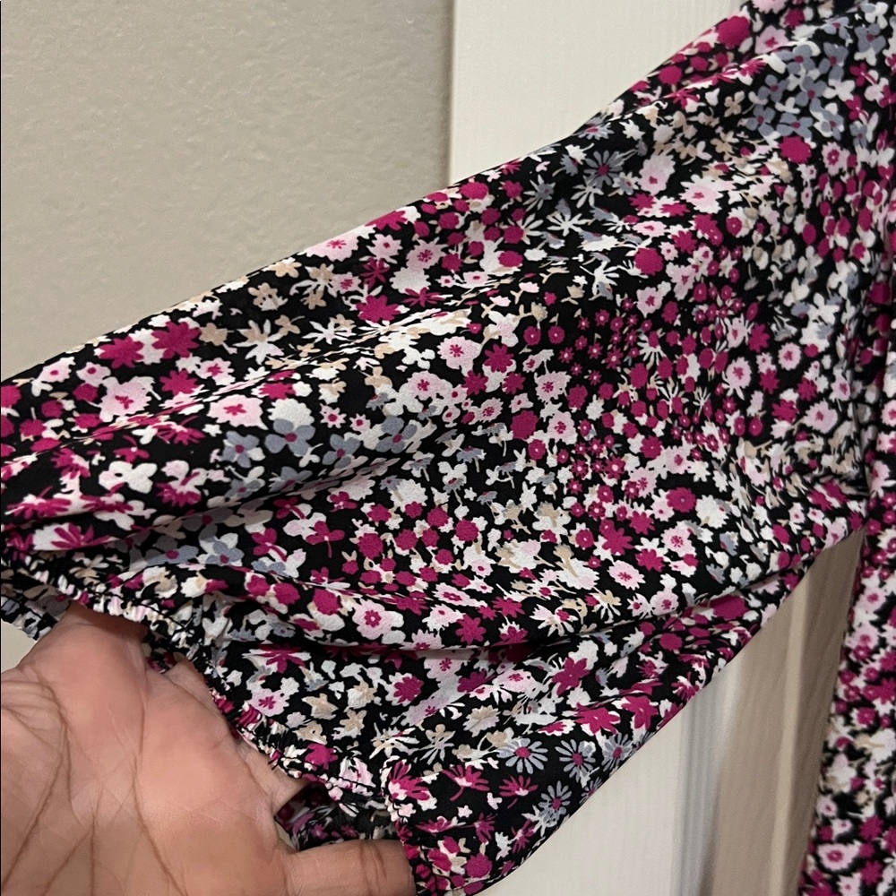 Bar iii Women’s Ditsy Floral Print Blouse NWT retail $69 - Picture 5 of 8